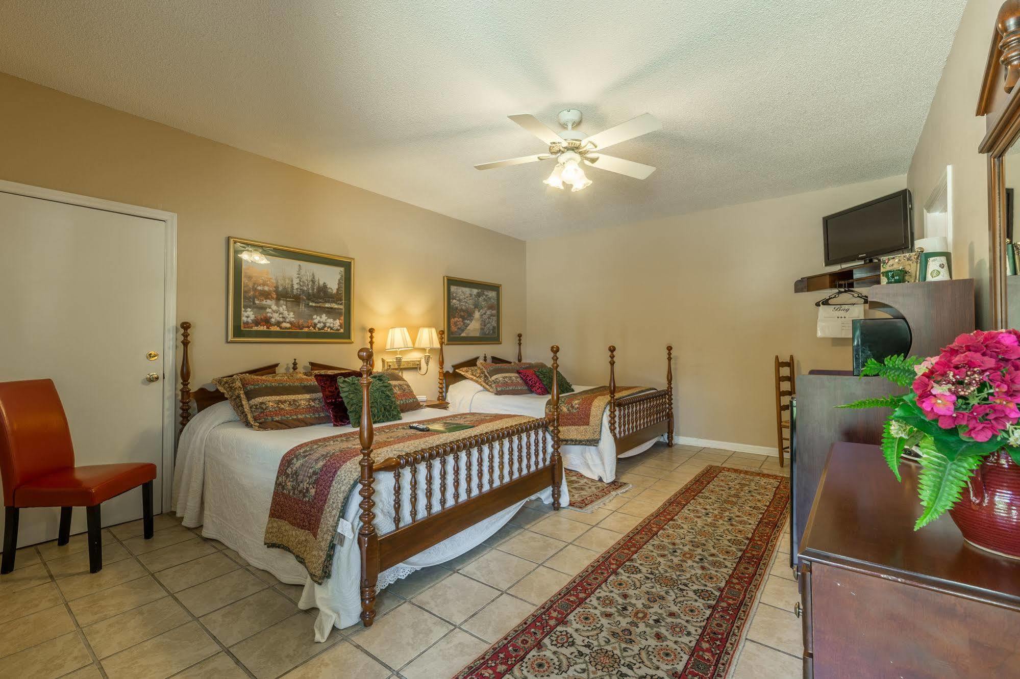 Hemlock Inn Blowing Rock Esterno foto
